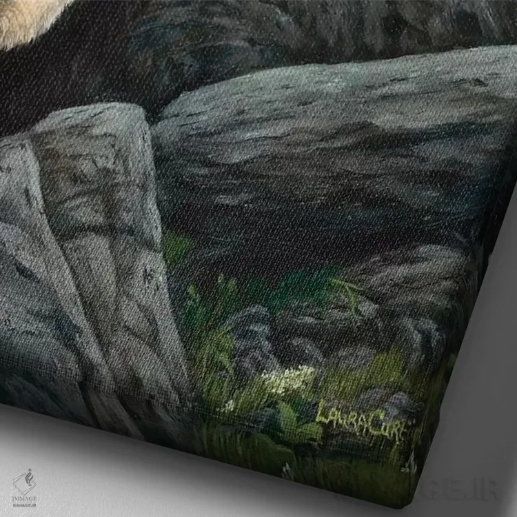 تابلو دکوراتیو پاندای در حال پایین آمدن اثر لورا کرتین - نمای نزدیک بافت بوم