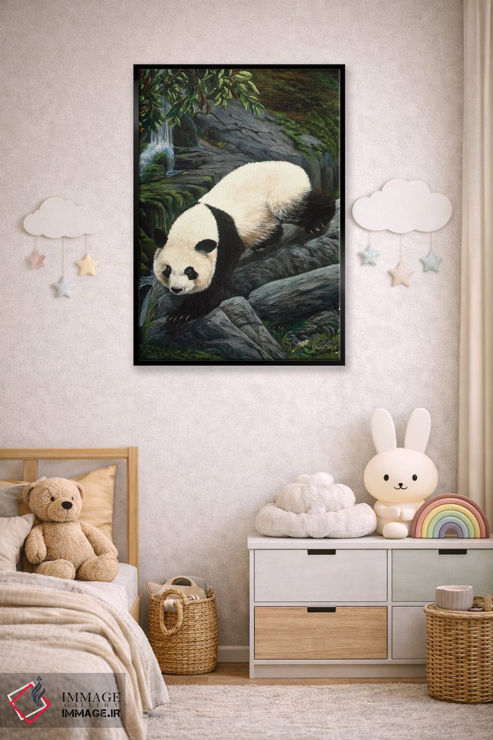 تابلو دکوراتیو پاندای در حال پایین آمدن اثر لورا کرتین - D6B