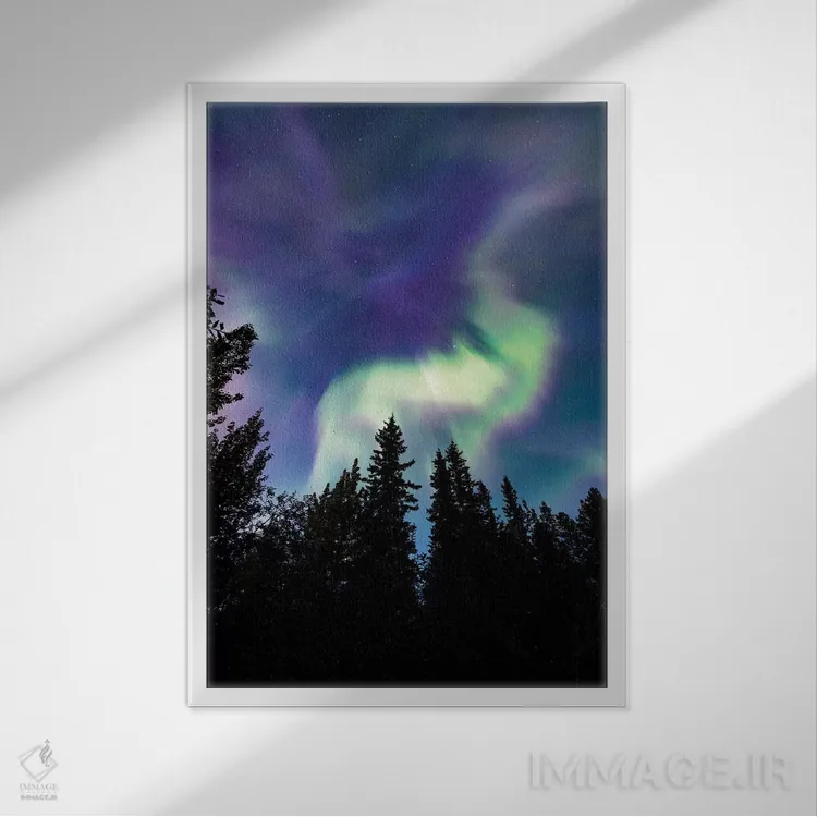 تابلو دکوراتیو در آسمان اثر لوکاس مور - نمای قابدار سفید