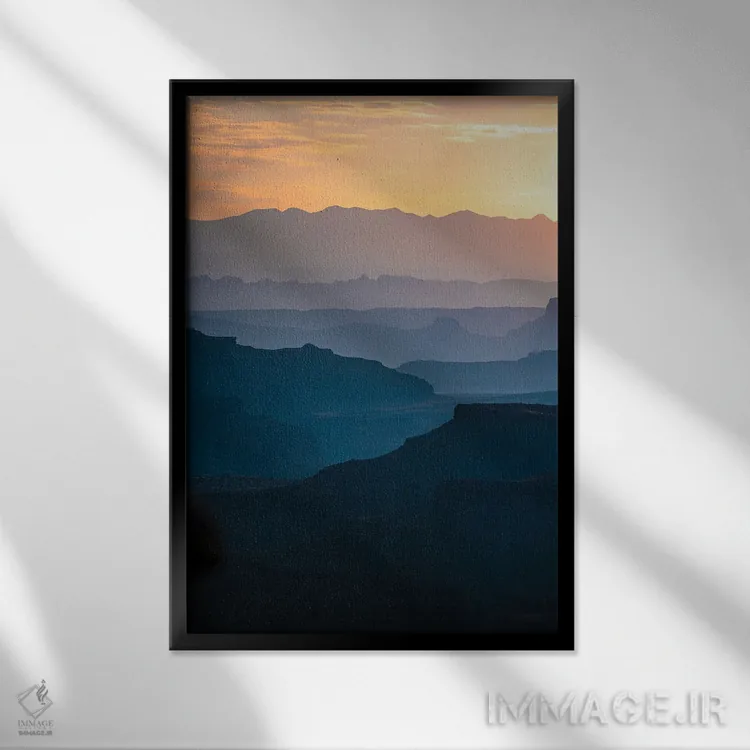 تابلو دکوراتیو لایه های دره اثر لوکاس مور - نمای قابدار مشکی