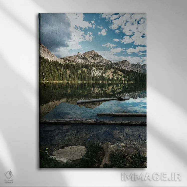 تابلو دکوراتیو بازتاب دریاچه پریان اثر لوکاس مور - نمای روبهرو روی دیوار