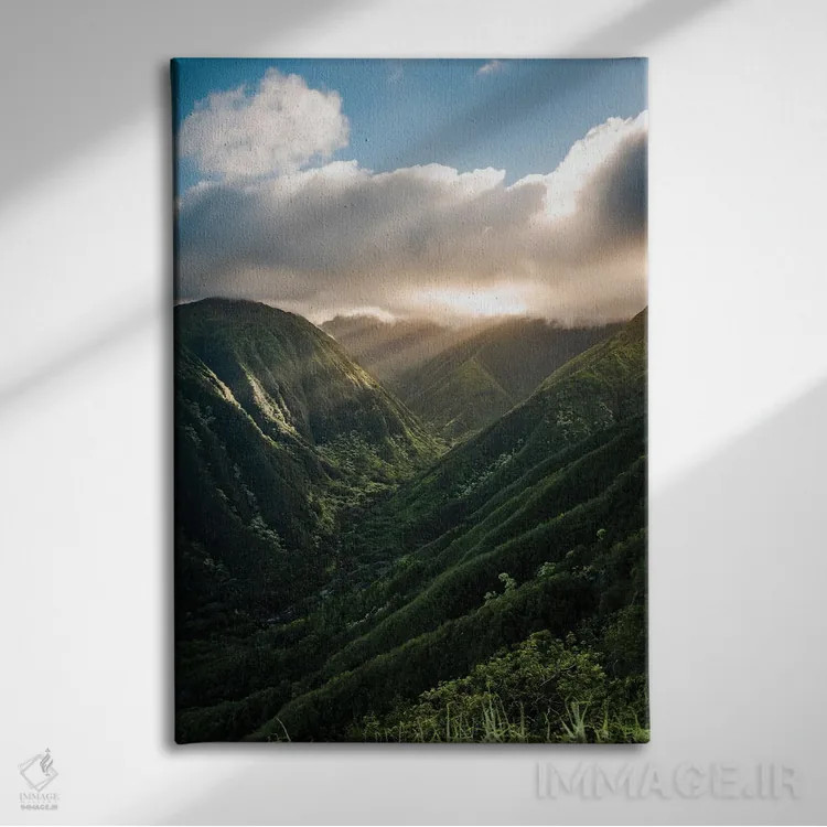 تابلو دکوراتیو دره نور اثر لوکاس مور - نمای روبهرو روی دیوار