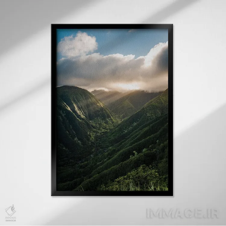 تابلو دکوراتیو دره نور اثر لوکاس مور - نمای قابدار مشکی