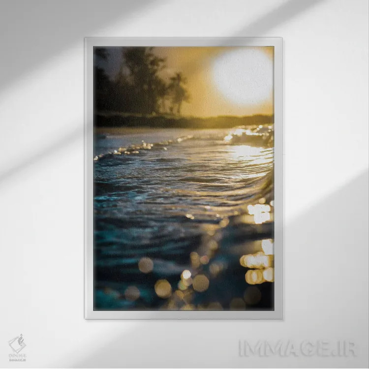 تابلو دکوراتیو آب های درخشان اثر لوکاس مور - نمای قابدار سفید