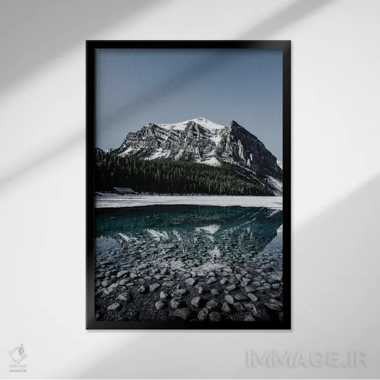 تابلو دکوراتیو انعکاس دریاچه لوئیز اثر لوکاس مور - نمای قابدار مشکی