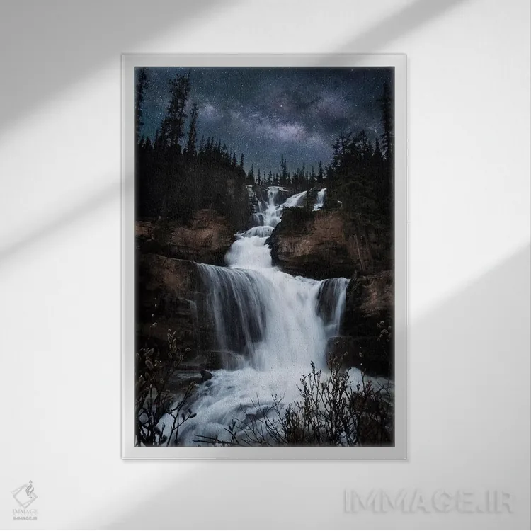 تابلو دکوراتیو آبشار راه شیری اثر لوکاس مور - نمای قابدار سفید