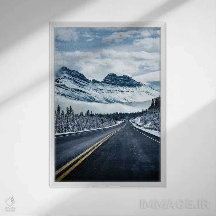 تابلو دکوراتیو جاده های یخ زده اثر لوکاس مور - نمای قابدار سفید