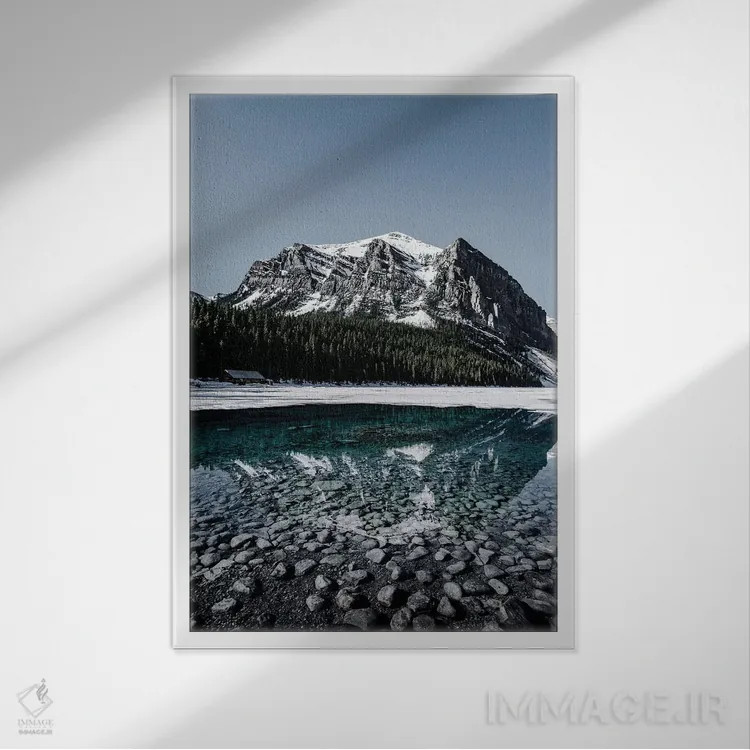 تابلو دکوراتیو انعکاس دریاچه لوئیز اثر لوکاس مور - نمای قابدار سفید