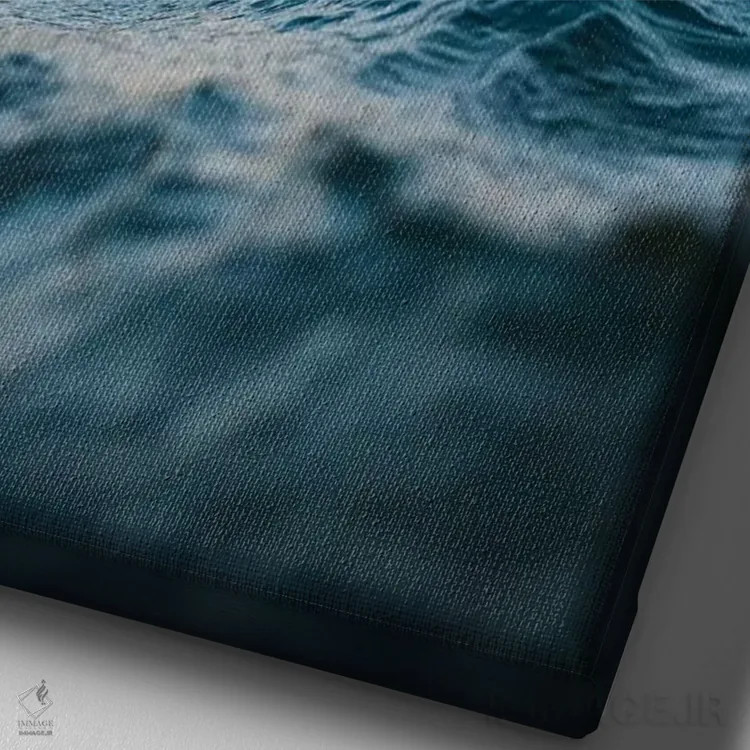 تابلو دکوراتیو در دریا اثر لوکاس مور - نمای نزدیک بافت بوم