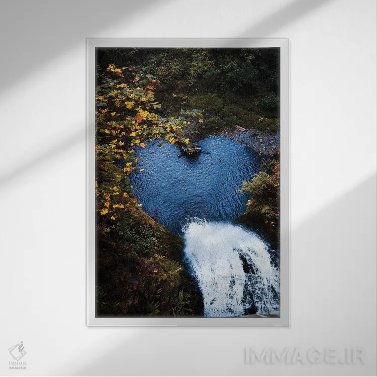 تابلو دکوراتیو عشق به طبیعت اثر لوکاس مور - نمای قابدار سفید