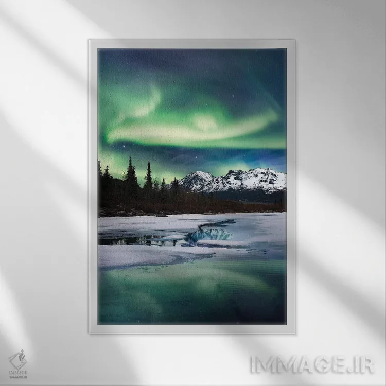 تابلو دکوراتیو منظره شفق قطبی اثر لوکاس مور - نمای قابدار سفید