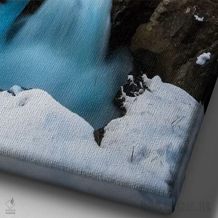 تابلو دکوراتیو آبشار برفی سانوآپتا اثر لوکاس مور - نمای نزدیک بافت بوم