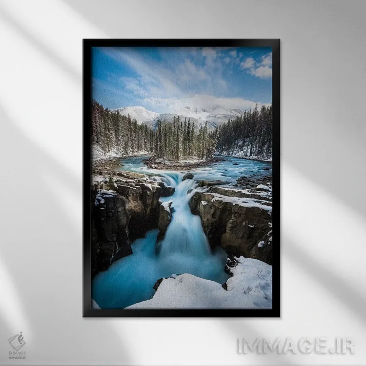 تابلو دکوراتیو آبشار برفی سانوآپتا اثر لوکاس مور - نمای قابدار مشکی
