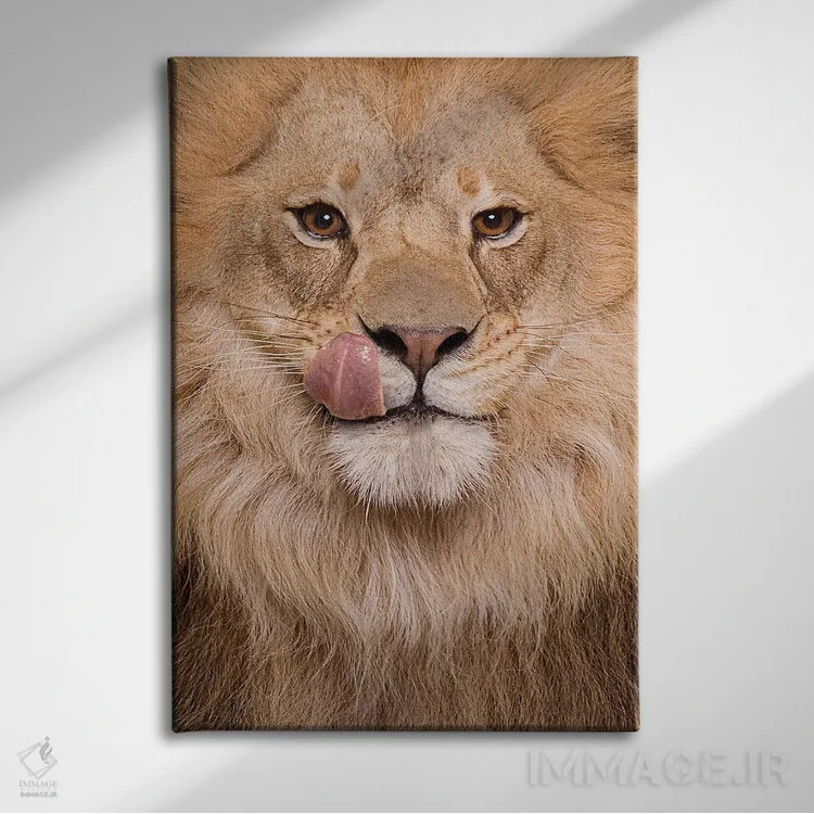 تابلو دکوراتیو شیر گرسنه اثر لوند روزر - نمای روبهرو روی دیوار