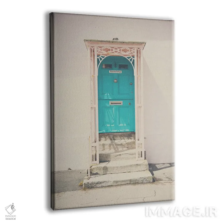 تابلو دکوراتیو در سبز نعنایی و ساختمان صورتی اثر لورا ایوانز - نمای پرسپکتیو محصول