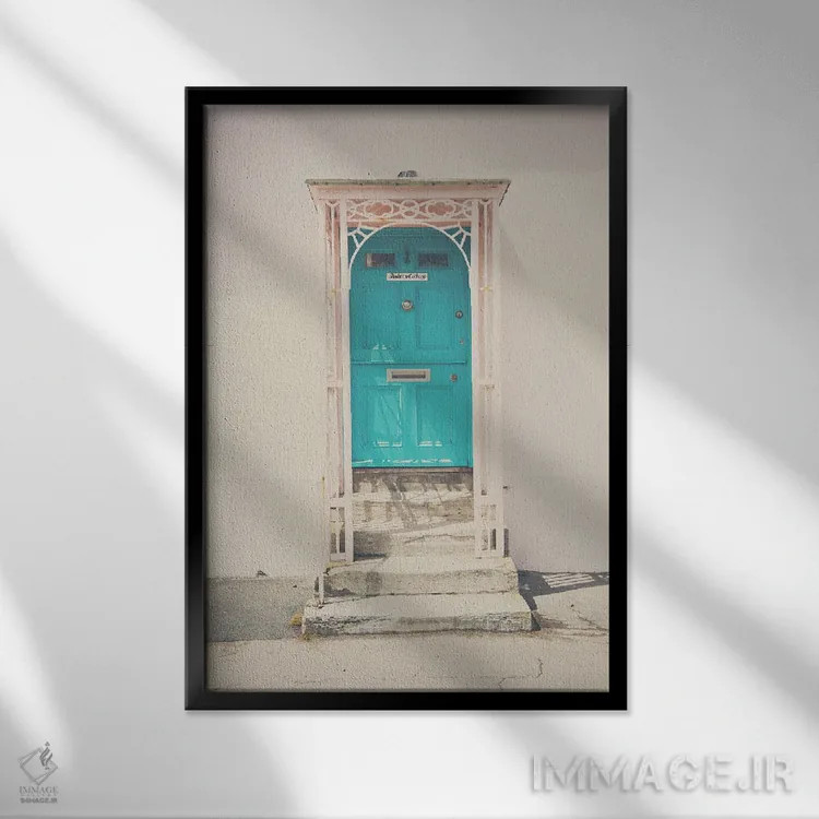 تابلو دکوراتیو در سبز نعنایی و ساختمان صورتی اثر لورا ایوانز - نمای قابدار مشکی