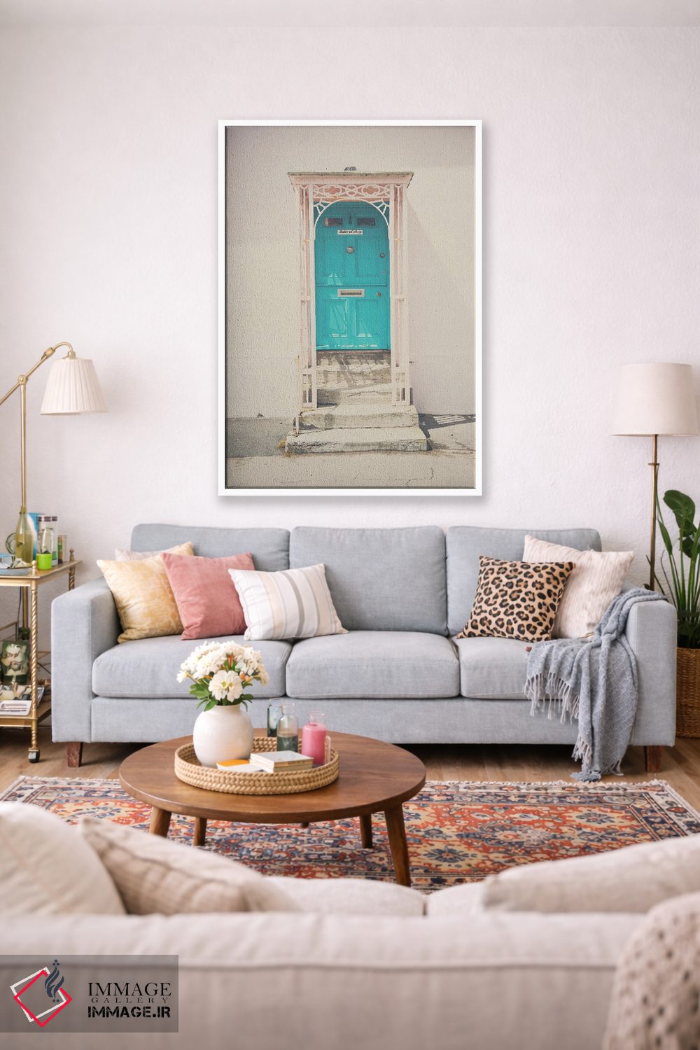 تابلو دکوراتیو در سبز نعنایی و ساختمان صورتی اثر لورا ایوانز - D1W