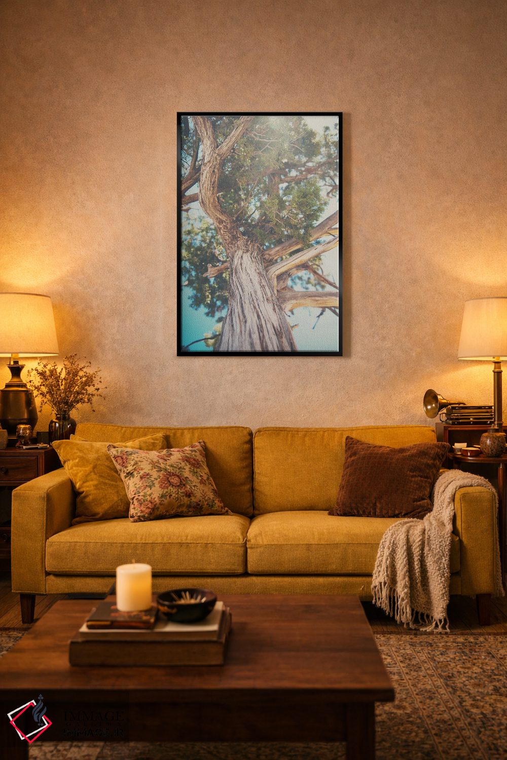 تابلو دکوراتیو نگاه رو به بالا میان برگ های درخت سرو کوهی اثر لورا ایوانز - D4B