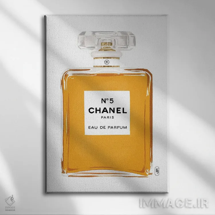 تابلو دکوراتیو عطر شنل شماره پنج اثر لا فم ژوژو - نمای روبهرو روی دیوار