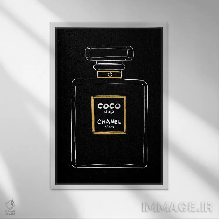 تابلو دکوراتیو شنل کوکو نوآر اثر لا فم ژوژو - نمای قابدار سفید