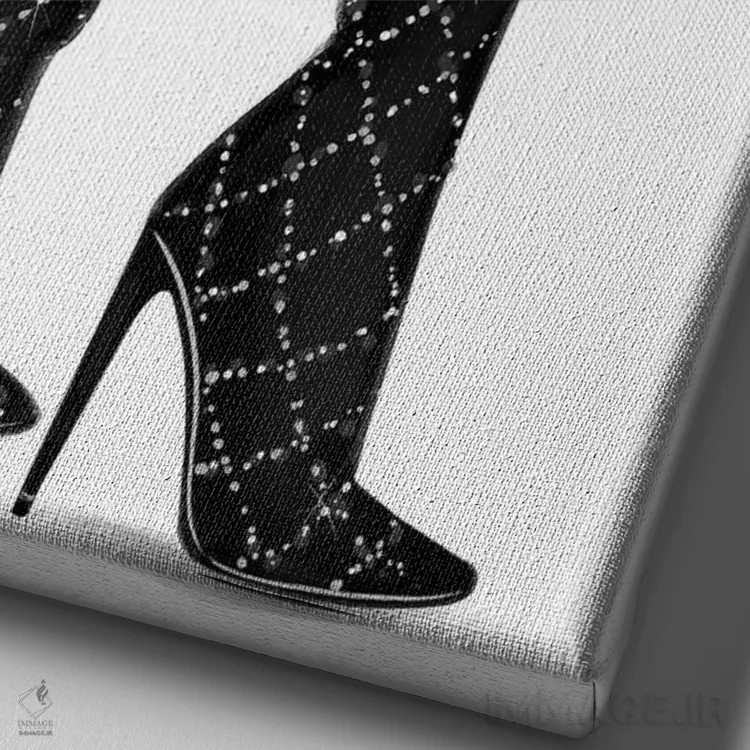 تابلو دکوراتیو چکمه های بلند براق اثر لا فم ژوژو - نمای نزدیک بافت بوم