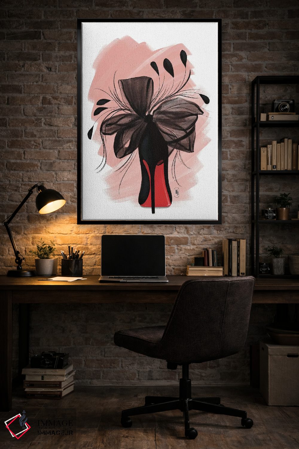 تابلو دکوراتیو پاشنه بلند با پر مشکی اثر لا فم ژوژو - D4B