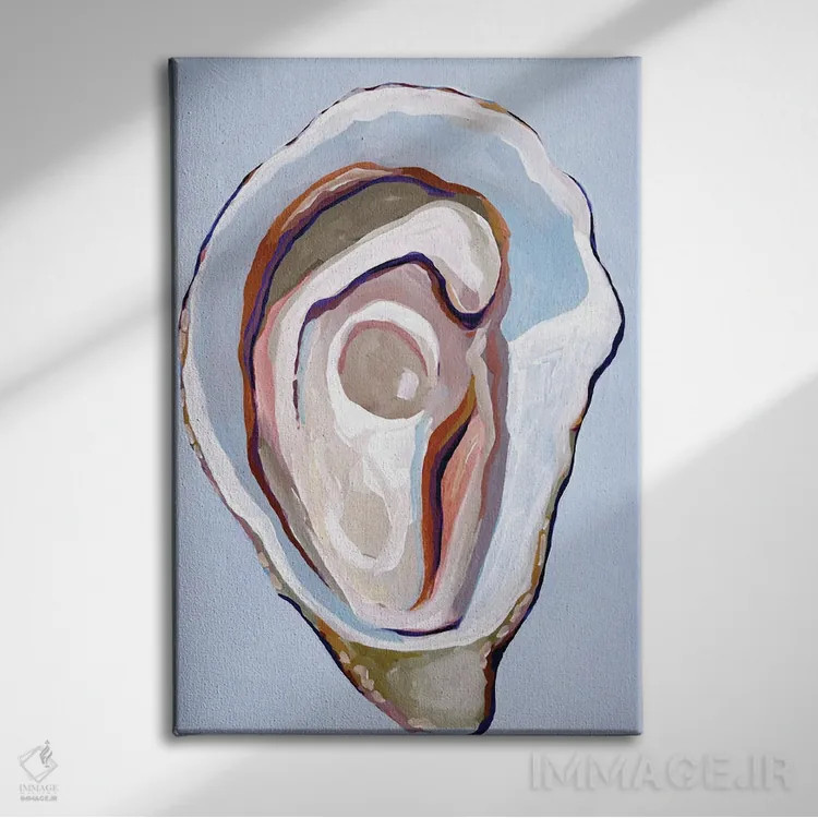 تابلو دکوراتیو صدف در رنگ های خنثی طبیعی اثر لورل گرینفیلد - نمای روبهرو روی دیوار