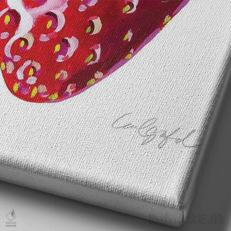 تابلو دکوراتیو یک عدد توت فرنگی اثر لورل گرینفیلد - نمای نزدیک بافت بوم