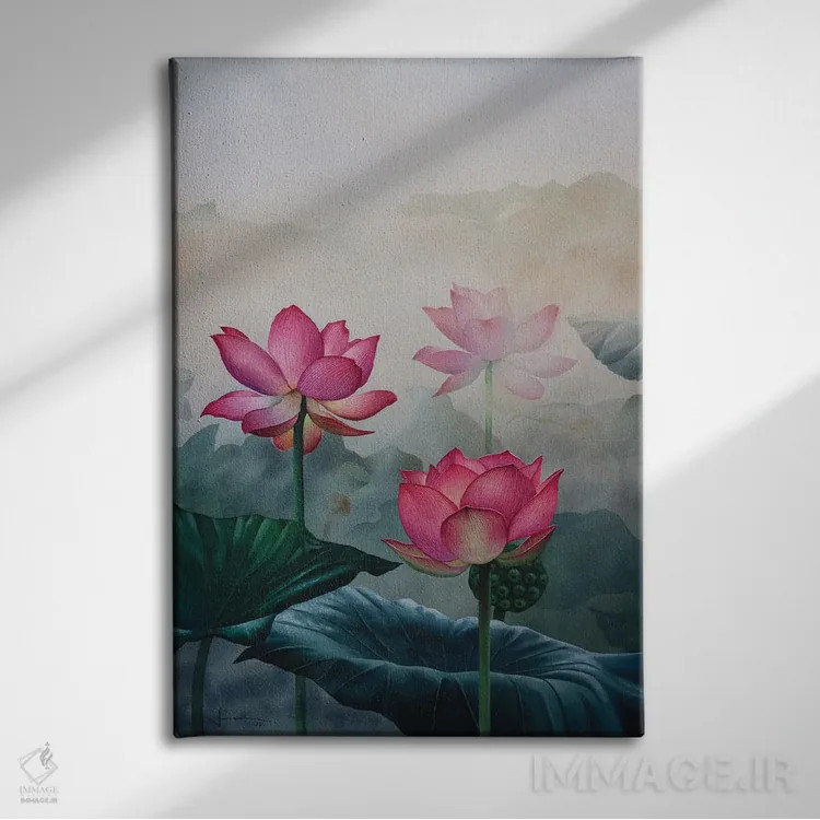 تابلو دکوراتیو گل های صورتی اثر لیام کوموات - نمای روبهرو روی دیوار