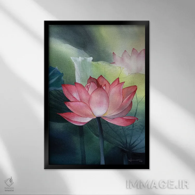 تابلو دکوراتیو نیلوفر آبی ۱ اثر لیام کوموات - نمای قابدار مشکی