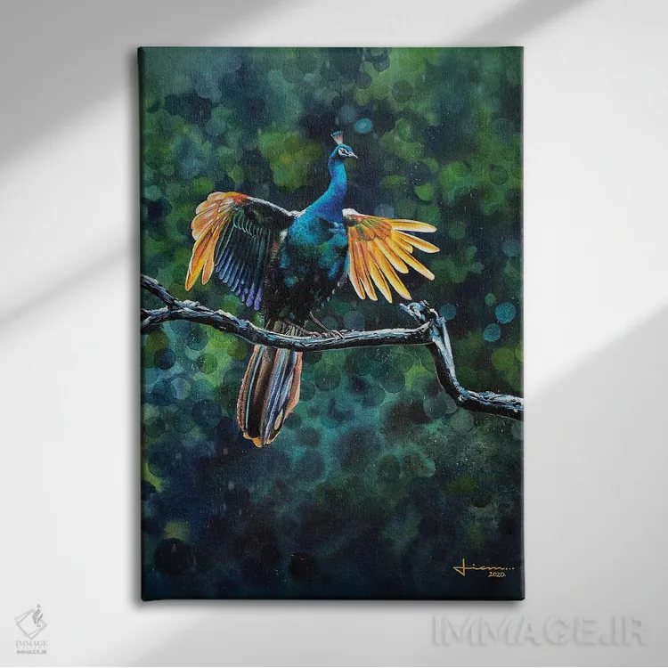 تابلو دکوراتیو پرواز طاووس اثر لیام کوموات - نمای روبهرو روی دیوار