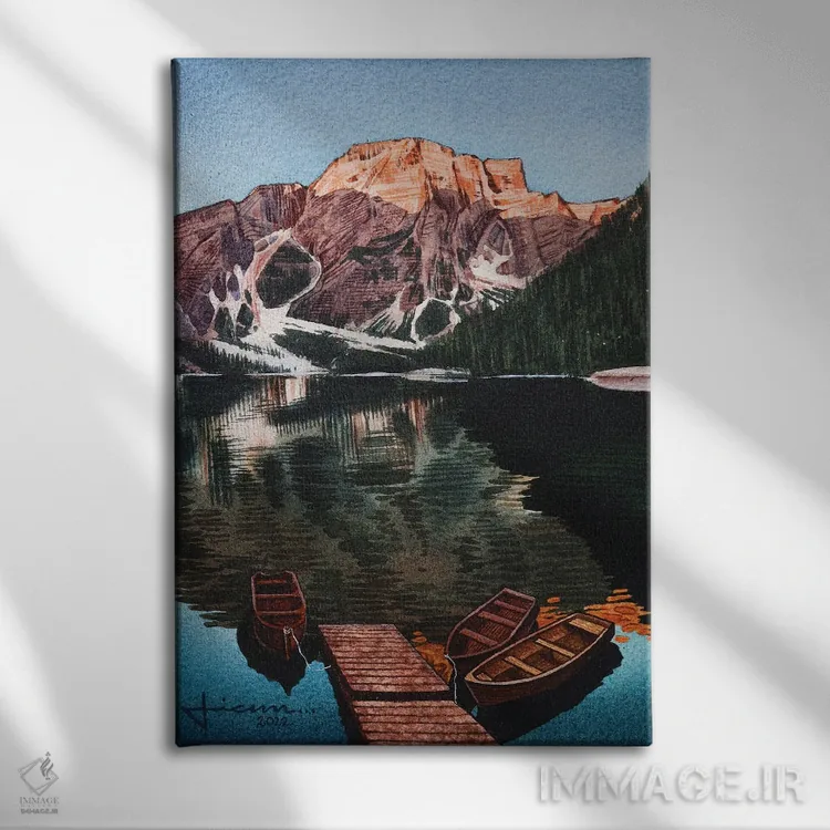 تابلو دکوراتیو تلالو اثر لیام کوموات - نمای روبهرو روی دیوار