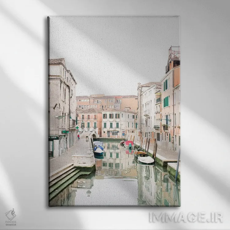 تابلو دکوراتیو Venice, Italy,کانال ونیز شماره ۳، ونیز، ایتالیا اثر لاولی لیتل هوم کو - نمای روبهرو روی دیوار