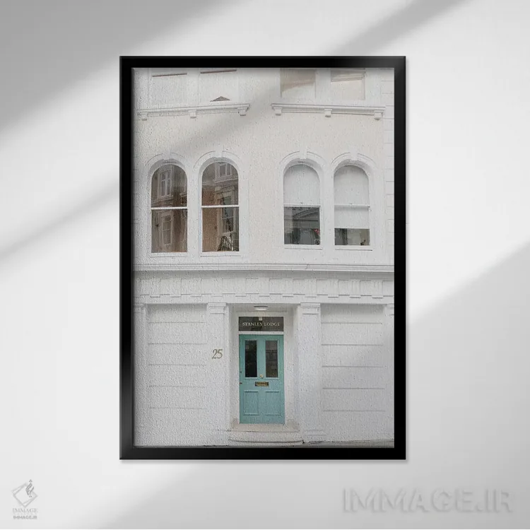 تابلو دکوراتیو London, England,در آبی شماره ۱، لندن، انگلستان اثر لاولی لیتل هوم کو - نمای قابدار مشکی