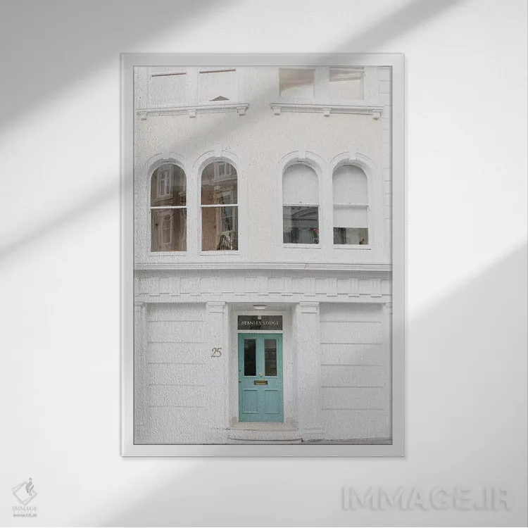 تابلو دکوراتیو London, England,در آبی شماره ۱، لندن، انگلستان اثر لاولی لیتل هوم کو - نمای قابدار سفید