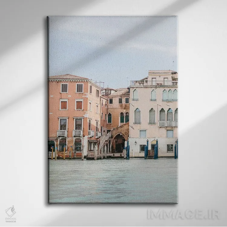 تابلو دکوراتیو Venice, Italy,ساختمان های کنار کانال شماره ۲، ونیز، ا… اثر لاولی لیتل هوم کو - نمای روبهرو روی دیوار