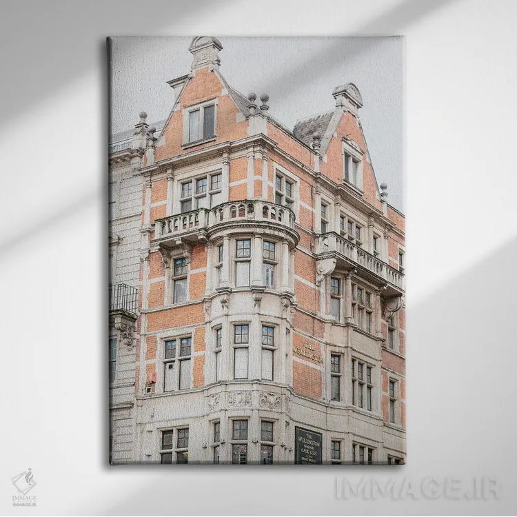 تابلو دکوراتیو London, England,گوشه ساختمان، لندن، انگلستان اثر لاولی لیتل هوم کو - نمای روبهرو روی دیوار
