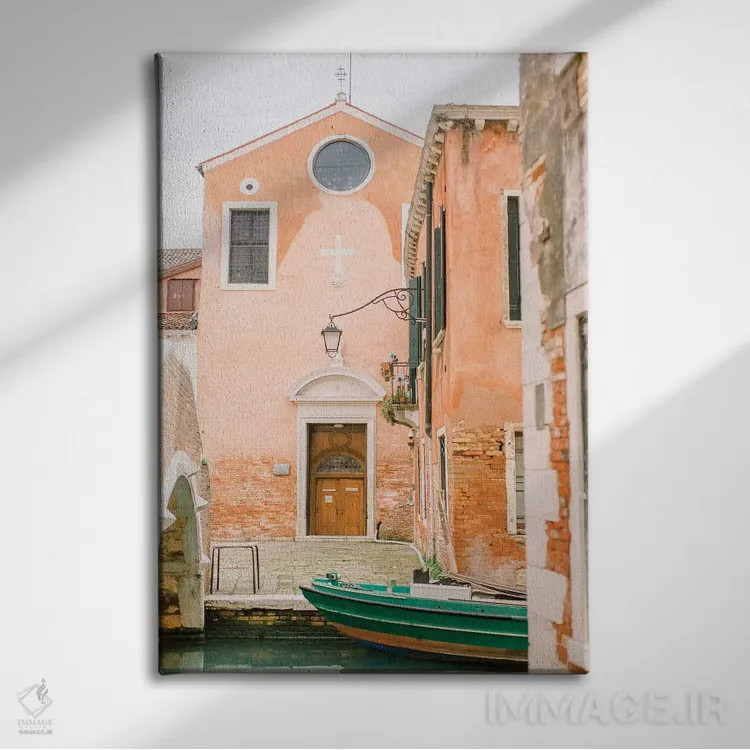 تابلو دکوراتیو Venice, Italy,قایق سبز، ونیز، ایتالیا اثر لاولی لیتل هوم کو - نمای روبهرو روی دیوار
