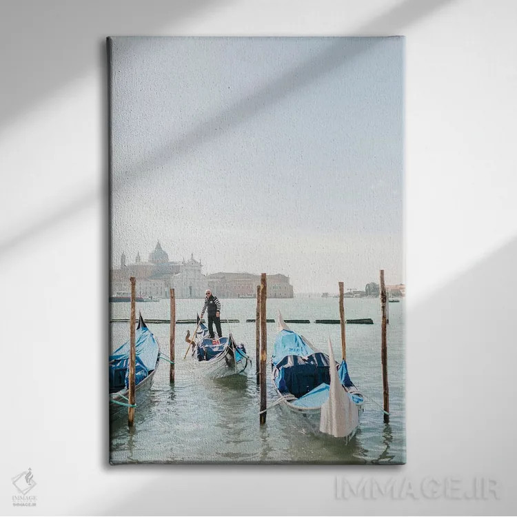 تابلو دکوراتیو Venice, Italy,گوندولاها، ونیز، ایتالیا اثر لاولی لیتل هوم کو - نمای روبهرو روی دیوار