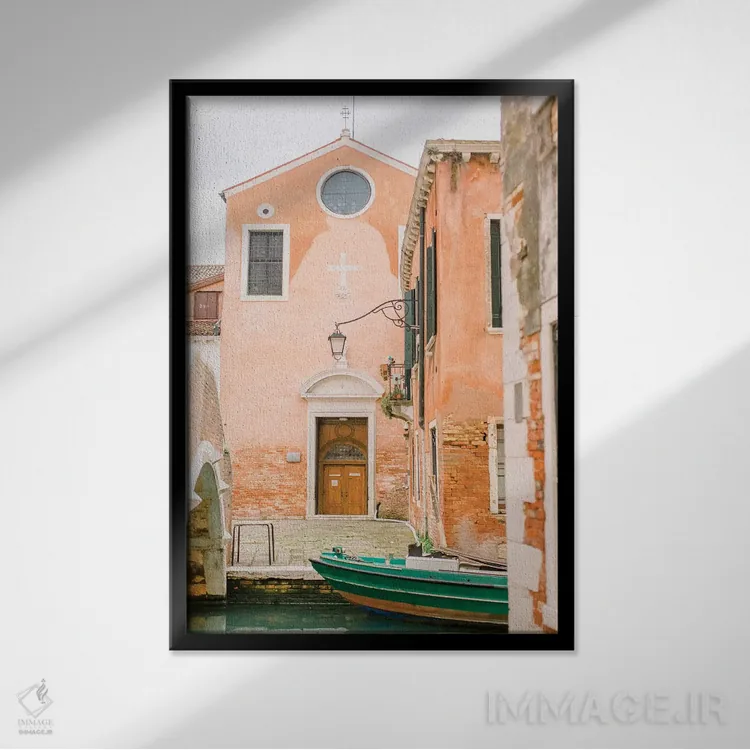 تابلو دکوراتیو Venice, Italy,قایق سبز، ونیز، ایتالیا اثر لاولی لیتل هوم کو - نمای قابدار مشکی