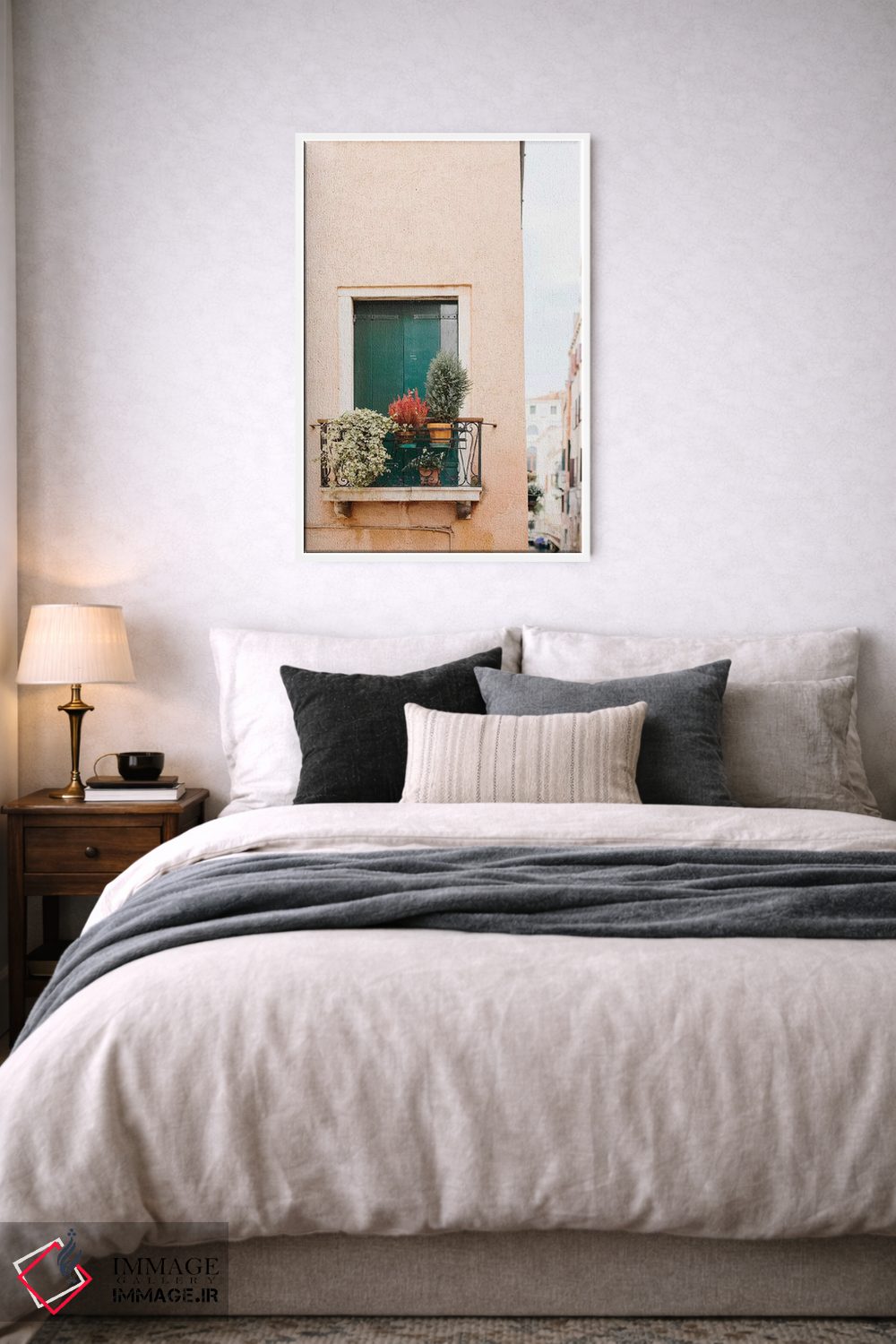 تابلو دکوراتیو Venice, Italy,کرکره های سبز، ونیز، ایتالیا اثر لاولی لیتل هوم کو - D4W