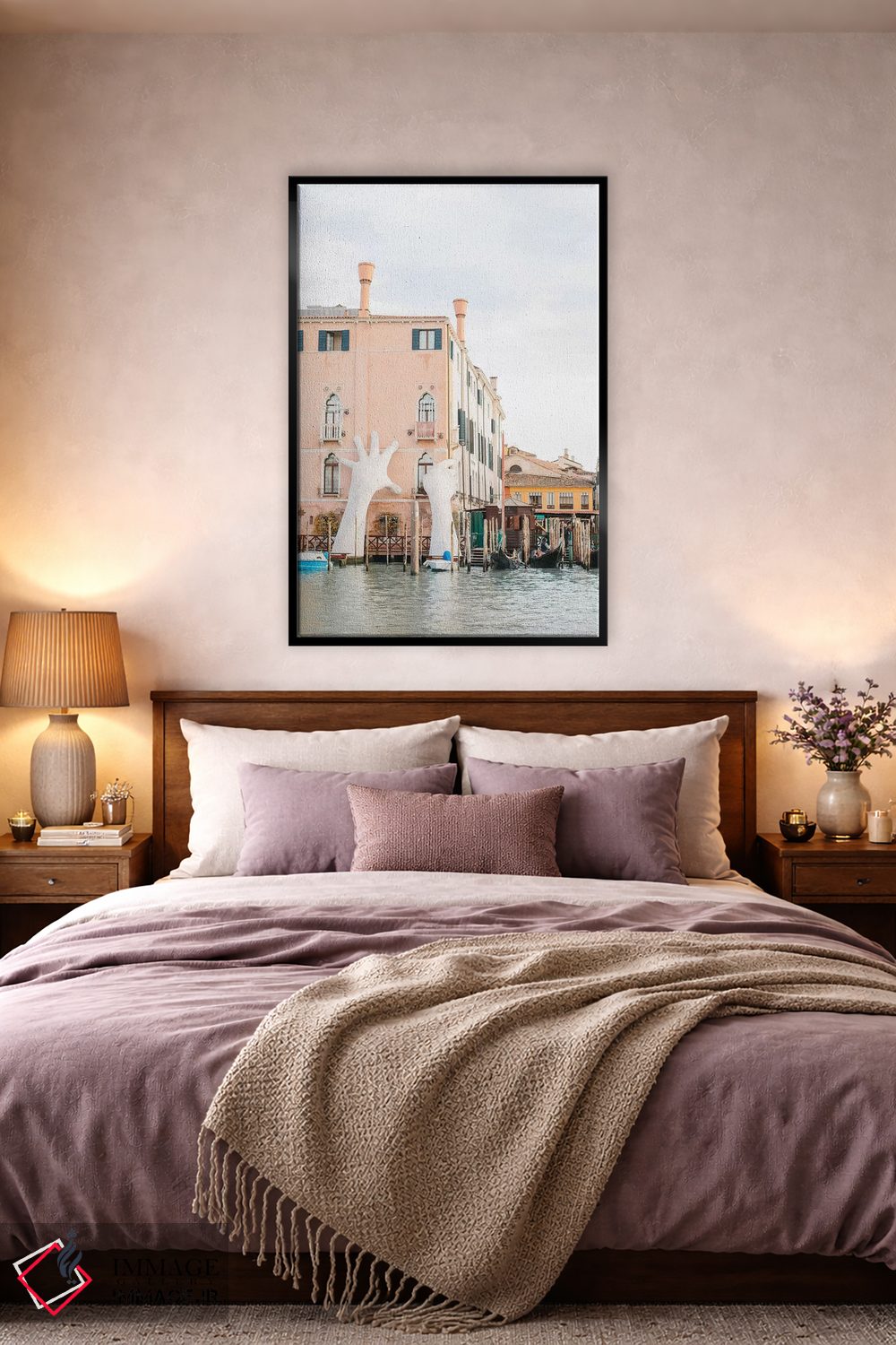 تابلو دکوراتیو Venice, Italy,دست ها روی ساختمان، ونیز، ایتالیا اثر لاولی لیتل هوم کو - D4B