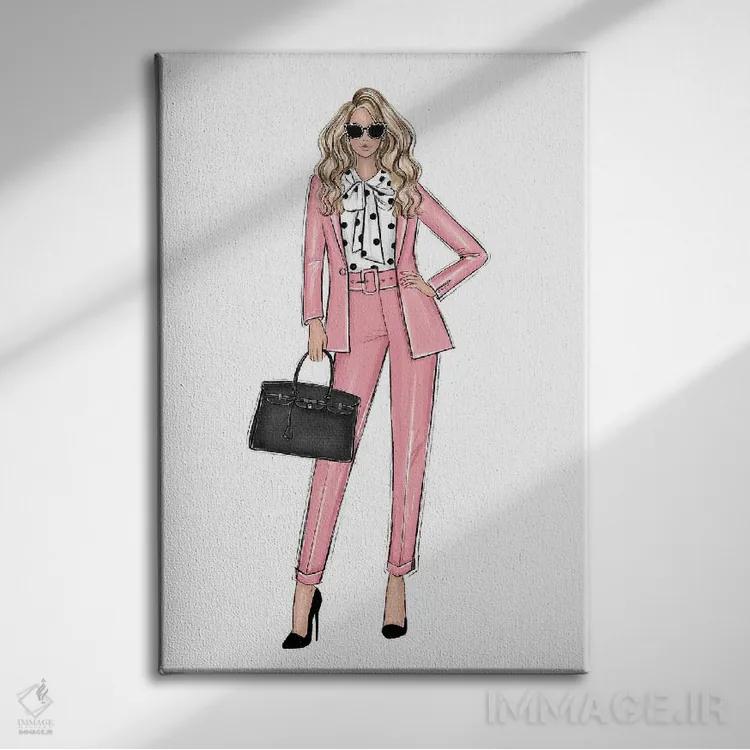 تابلو دکوراتیو رئیس دختر با لباس صورتی؛ بلوند اثر لالانا آرتس - نمای روبهرو روی دیوار