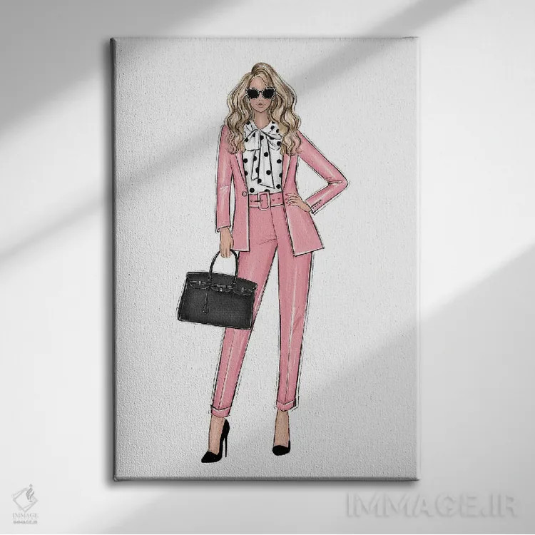تابلو دکوراتیو رئیس دختر با لباس صورتی؛ بلوند اثر لالانا آرتس - نمای روبهرو روی دیوار