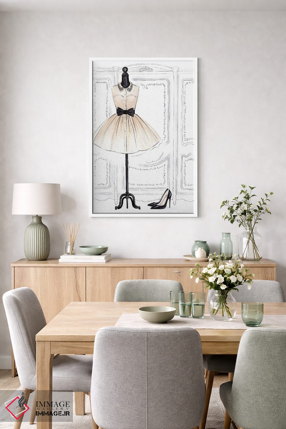 تابلو دکوراتیو لباس شیک اثر لالانا آرتس - D6W