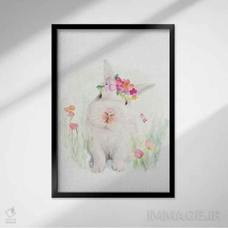 تابلو دکوراتیو "خرگوش سفید با کلاه گل دار" اثر لینی لورث - نمای قابدار مشکی