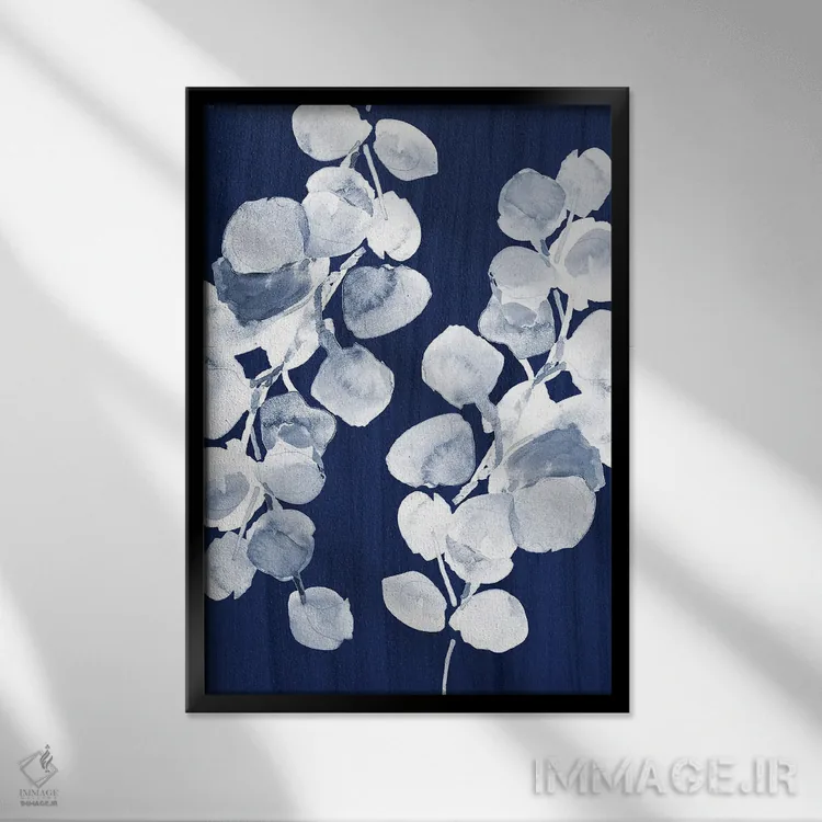 تابلو انتزاعی "برگ های اکالیپتوس روی سرمه ای" اثر لینی لورث - نمای قابدار مشکی