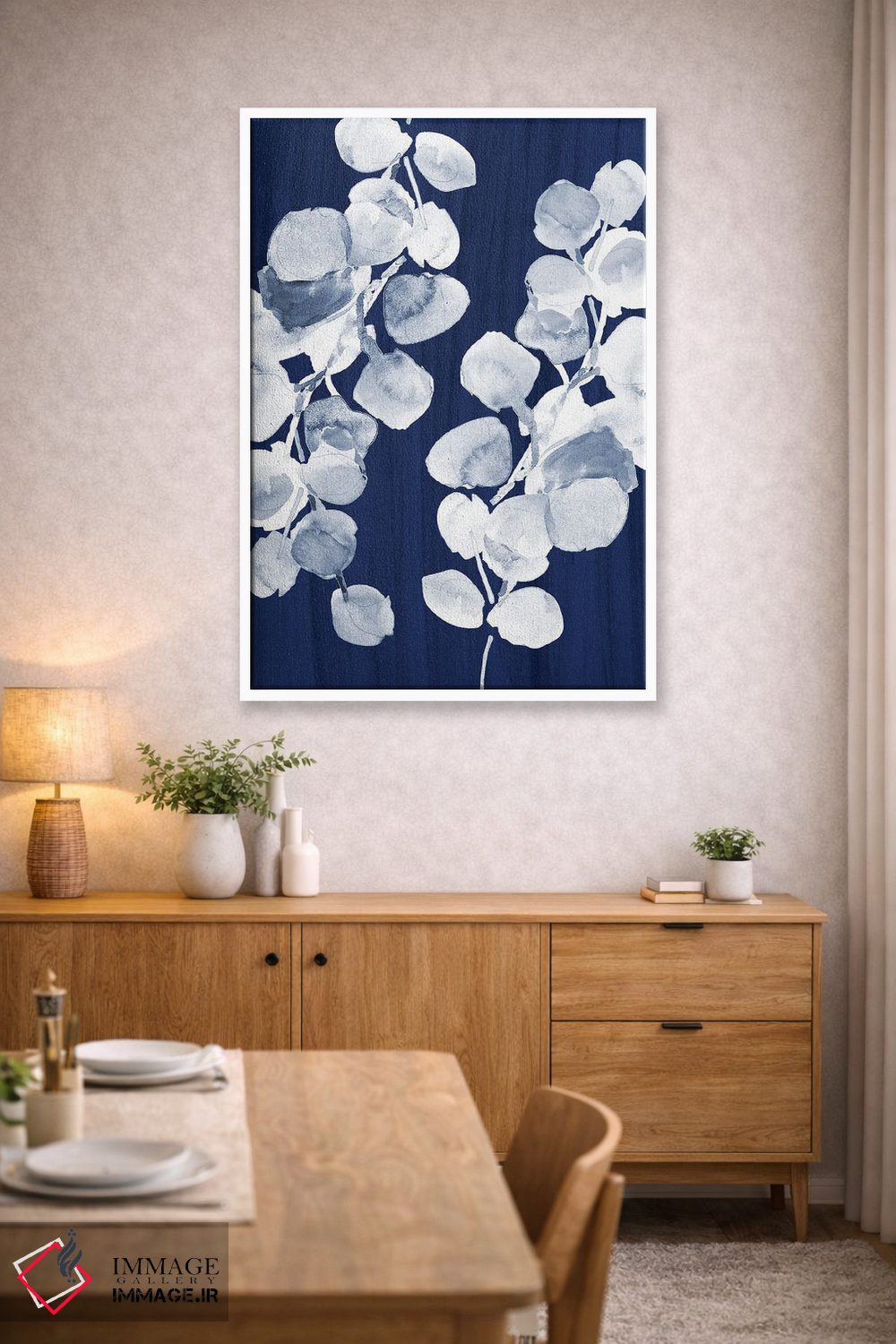 تابلو انتزاعی "برگ های اکالیپتوس روی سرمه ای" اثر لینی لورث - D2W