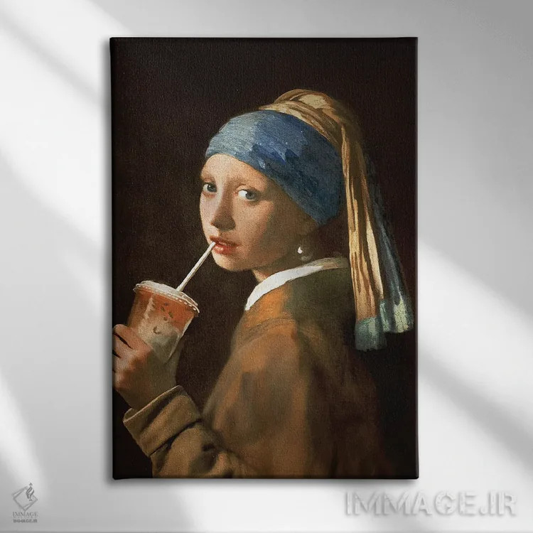 تابلو دکوراتیو "دختری با لاته یخ زده" اثر یوناس لوس - نمای روبهرو روی دیوار