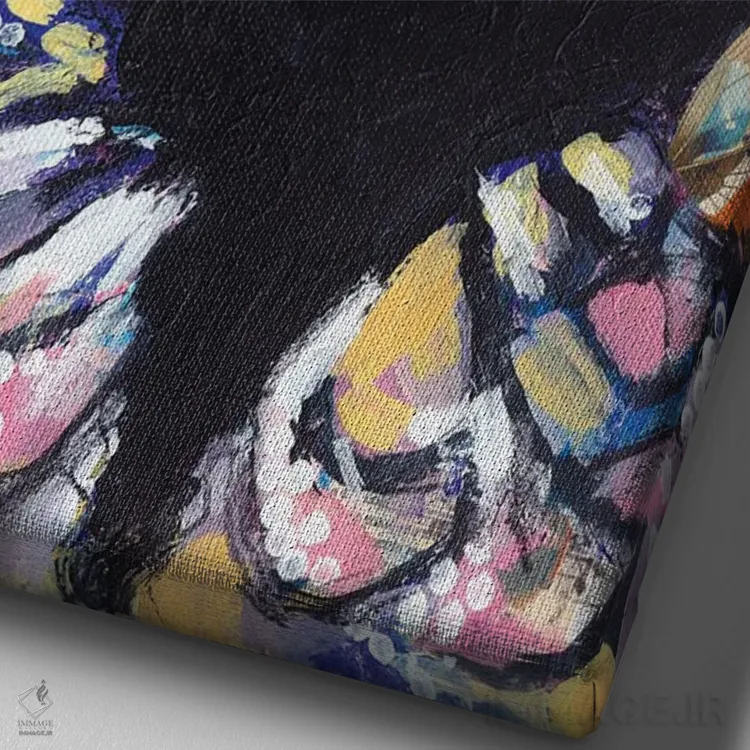 تابلو دکوراتیو ملکه غمگین اثر تامارا لاپورت - نمای نزدیک بافت بوم